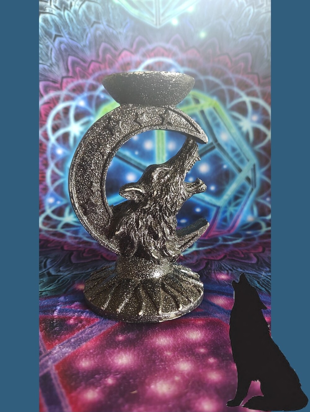 Resin Howling Wolf Sphere Stand